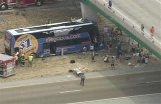 1 Dead, 2 Dozen Hurt in Illinois Bus Crash