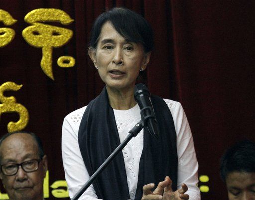 Suu Kyi Meets With Myanmar President
