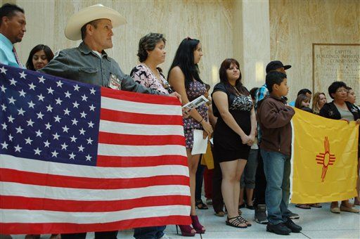 Throngs of Immigrants Prepare to Apply for Legal Status