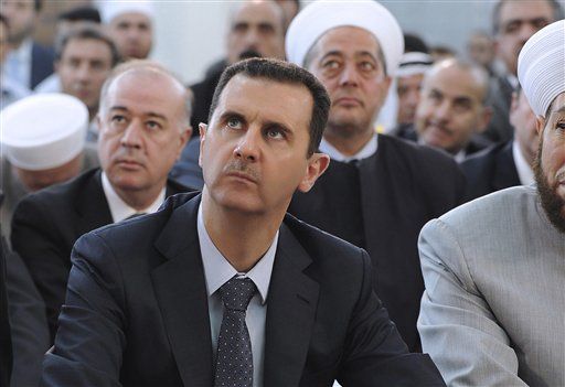 Assad Rains Leaflets on Damascus: 'Surrender or Die'