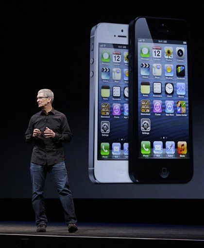 Apple Sold 2M iPhone 5s in 24 Hours