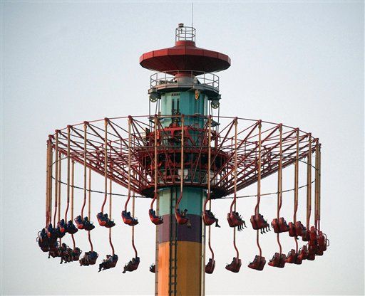 Park Ride Again Strands Passengers 300 Feet in Air