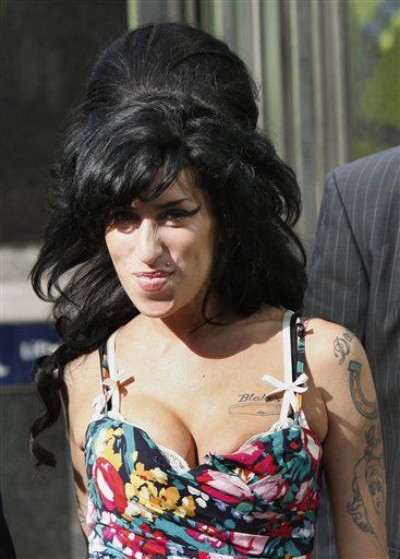 Amy Winehouse's Wedding Dress Goes Missing