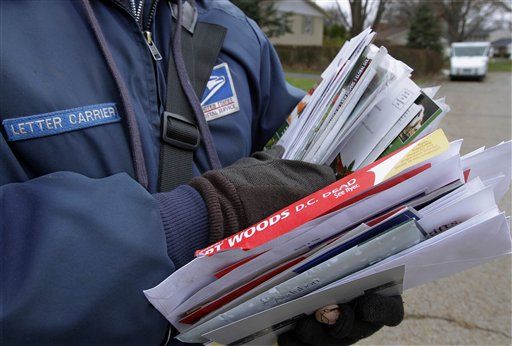 USPS Worker Ignores Body on Porch, Delivers Mail