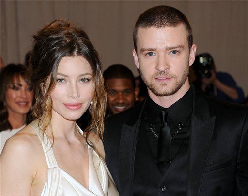 Timberlake, Biel Help With Sandy Relief