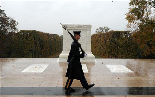 Woman Loses Job Over Tomb of Unknowns Photo