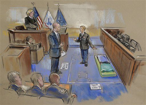 Manning Finally Testifies: I Felt Stuck in 'Animal Cage'