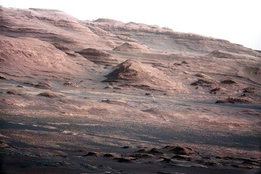 Rover's Mars Find: Carbon or Contamination?