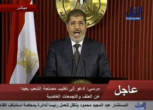 Morsi Calls for Dialogue, Keeps His Powers
