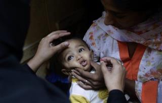 Pakistan Halts Polio Effort After 8 Killings in 2 Days