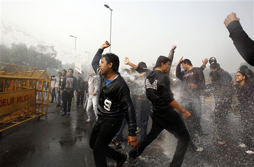 India Gang Rape Protesters, Cops Clash