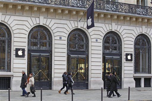 Paris Apple Store Hit With $1.6M NYE Robbery