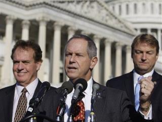 GOP Lawmaker Backs Akin's 'Legitimate Rape' Theory