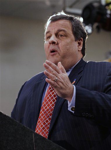 Chris Christie Once Again Gives Obama Some Lovin'