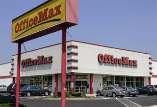 OfficeMax, Office Depot Talk Merger