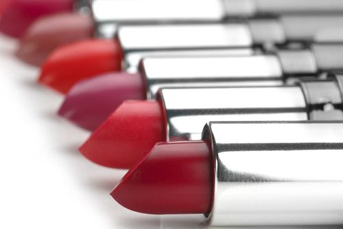 Study Finds Carcinogens in Lipstick