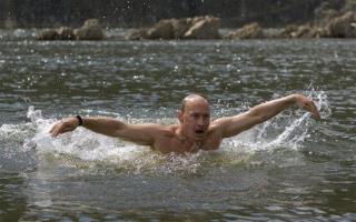 Obama Works Out in G8 Gym—So Putin Swims in Lake