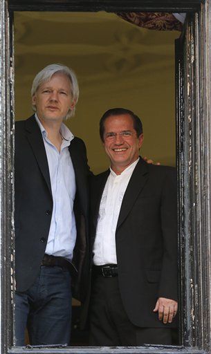 Assange: I Could Spend 5 More Years in Embassy