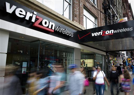 Verizon, AT&T Make a Pretty Penny Off Wiretaps
