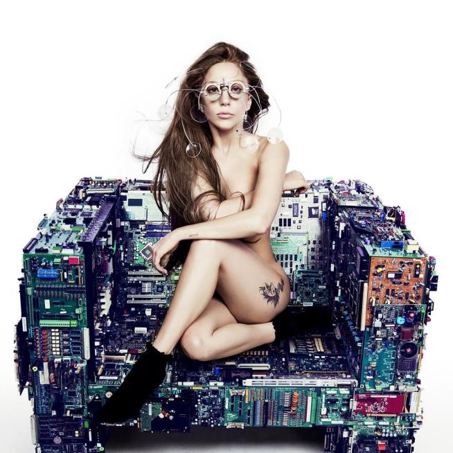 Lady Gaga Looks Like This Now