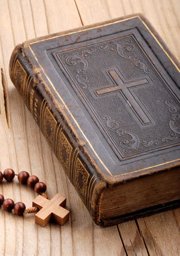 Thief Returns Stolen Bible 42 Years Later
