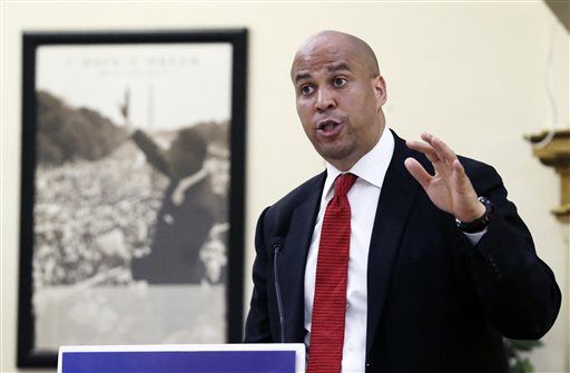 Booker 'Ambiguous, Weird' About Sexuality: Opponent