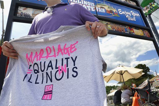 Minneapolis Mayor to Gay Chicagoans: We'll Marry You