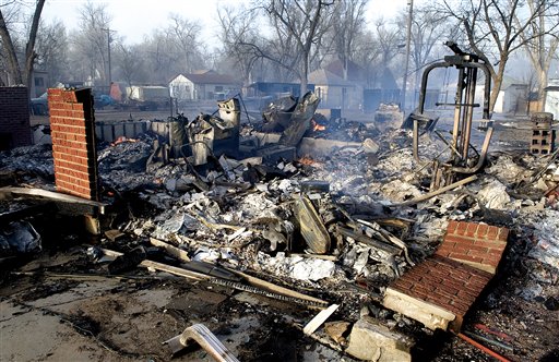 3 Die in Colo. Wildfires; Storm May Aid Firefighters