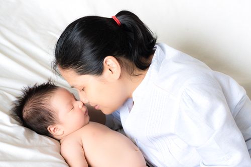 For Moms, Smell of Newborns Is Like a Drug
