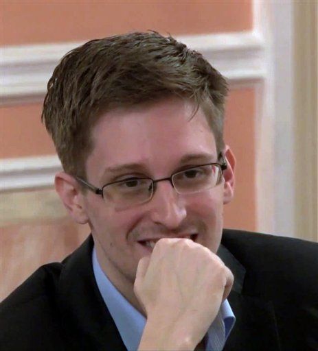 Snowden: Russia Can't Get Hands on Secret Documents
