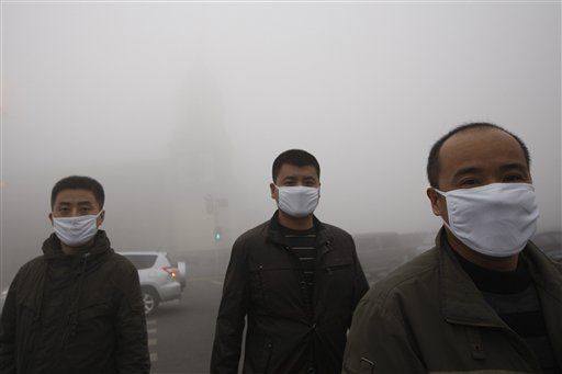 'Choking Smog' Shuts Down Huge Chinese City