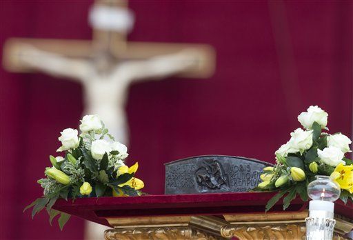 Vatican Displays Bone Fragments Said to Be St. Peter's