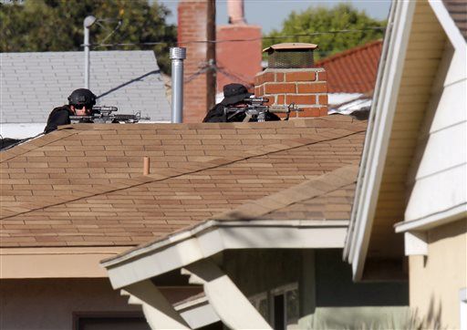 2 Cops Hurt in LA County Hostage Drama