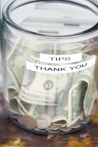 After Guy Steals Their Tips, Workers Decide to Help Him