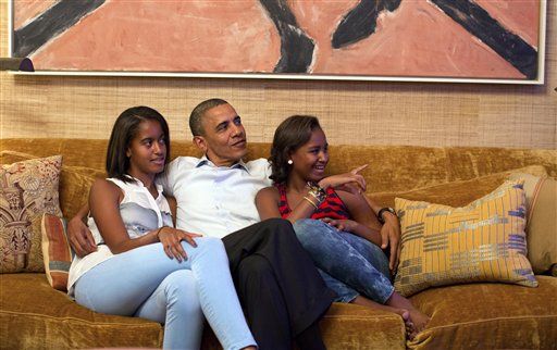 Obama White House Photos Are Pure 'Propaganda'