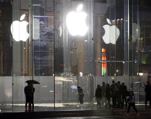 Snowblower Cracks Glass at Apple Store: $450K Fix