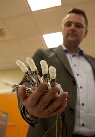 For First Time, Bionic Hand Can Feel