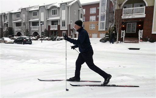 South Digs Out as Storm Threatens East Coast