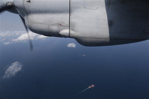 In Vast Hunt for Malaysia Jet, Many Questions, Few Clues