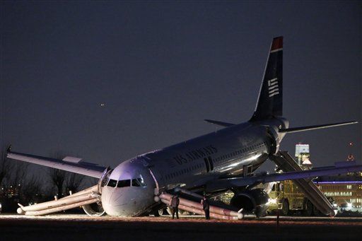 Plane's Nose Gear Collapses in Aborted Philly Takeoff