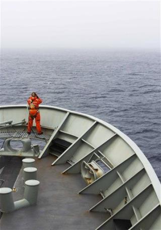 Sea Junk Hampers Jet Search