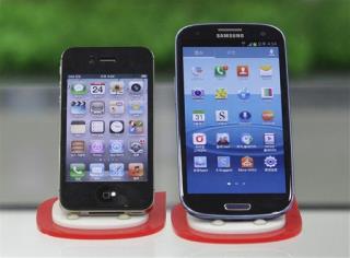 Apple Goes After Google ... by Suing Samsung