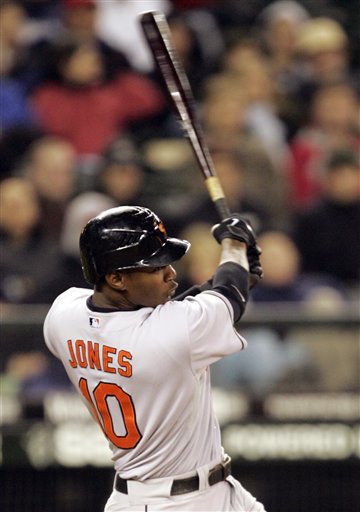 Orioles Rally to Beat Mariners