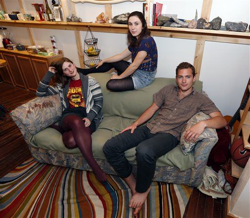 Roommates Return $40K Found in Old Sofa