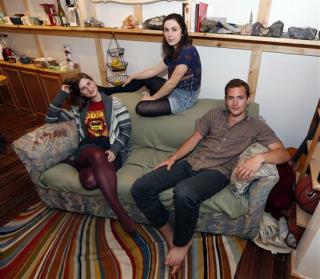 Roommates Return $40K Found in Old Sofa