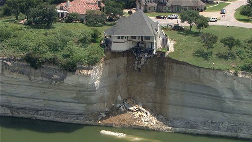 Cliff-Dangling Texas Mansion to Be Torched