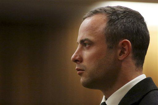 Pistorius Out of Psych Hospital, Back on Trial