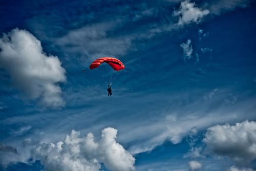 Plane Carrying Parachutists Crashes in Poland