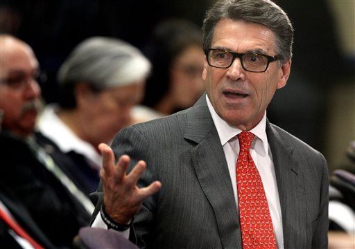 Rick Perry Refuses to Shake Obama's Hand