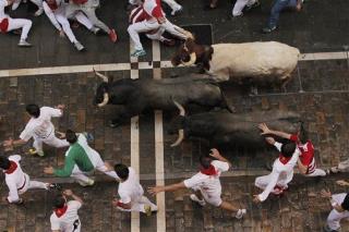 Pamplona Cops: Don't Pause for Selfies With Bulls